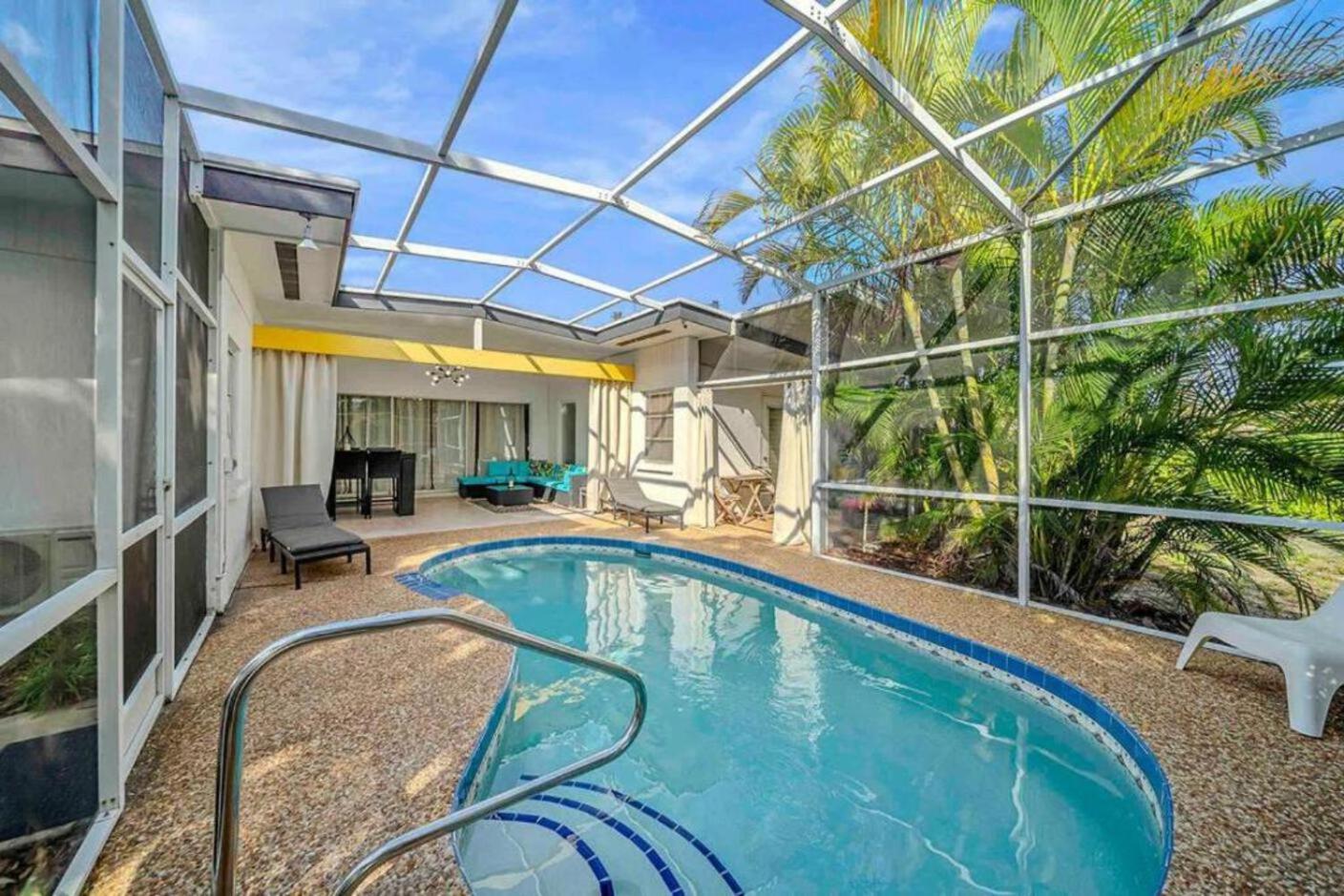 Fantastic Island House 1 Mile To The Beach With Heated Pool Sarasota Buitenkant foto