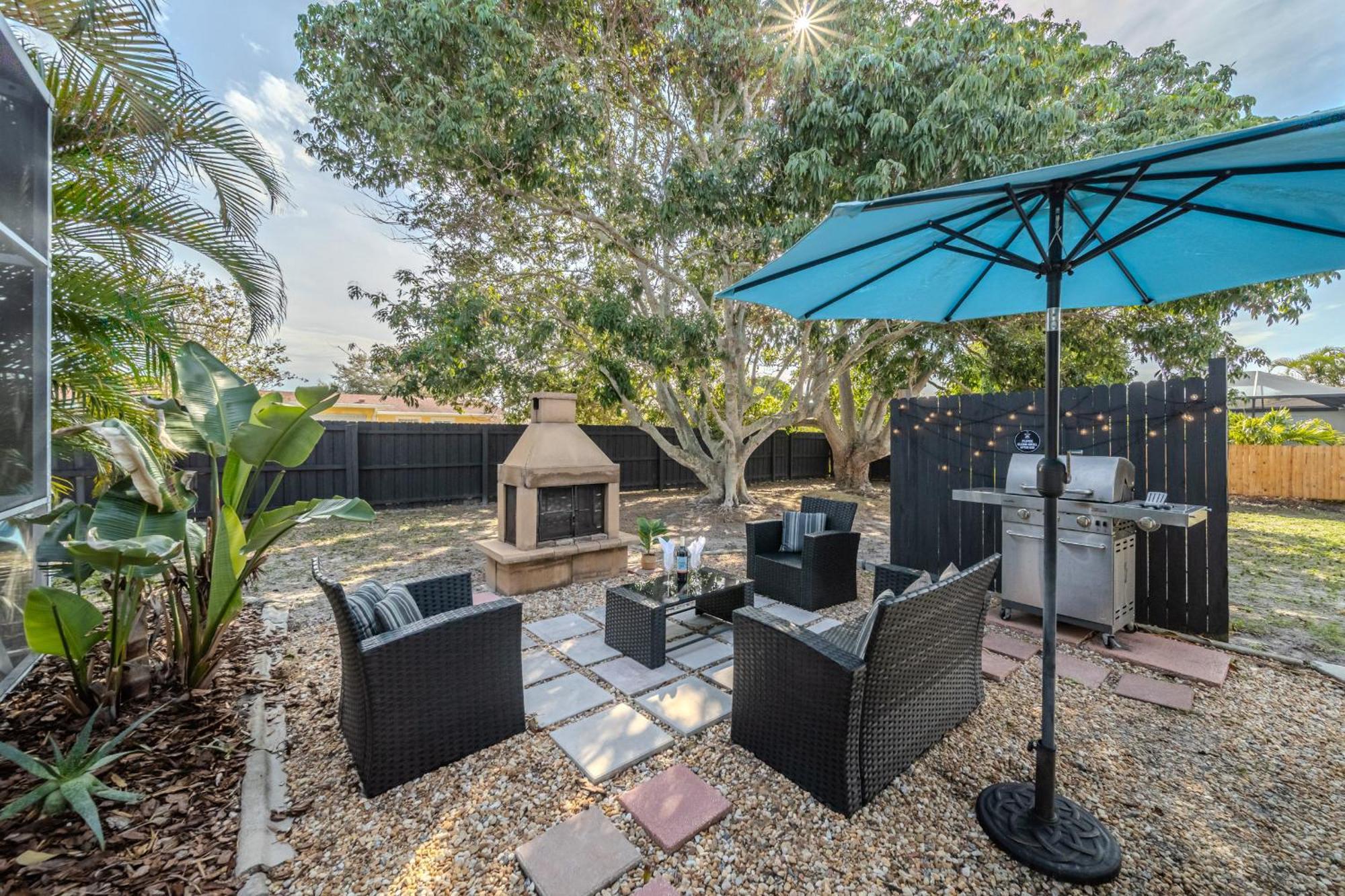 Fantastic Island House 1 Mile To The Beach With Heated Pool Sarasota Buitenkant foto